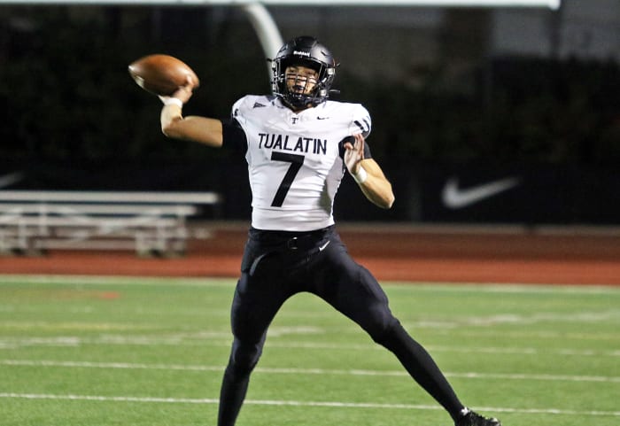 a Tualatin Jesuit football Oregon September 22 2023 Dan Brood 52